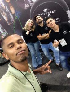 Serviço de assessoria de imprensa para o stand da Universal Music na Feira Crista da cidade de São Paulo