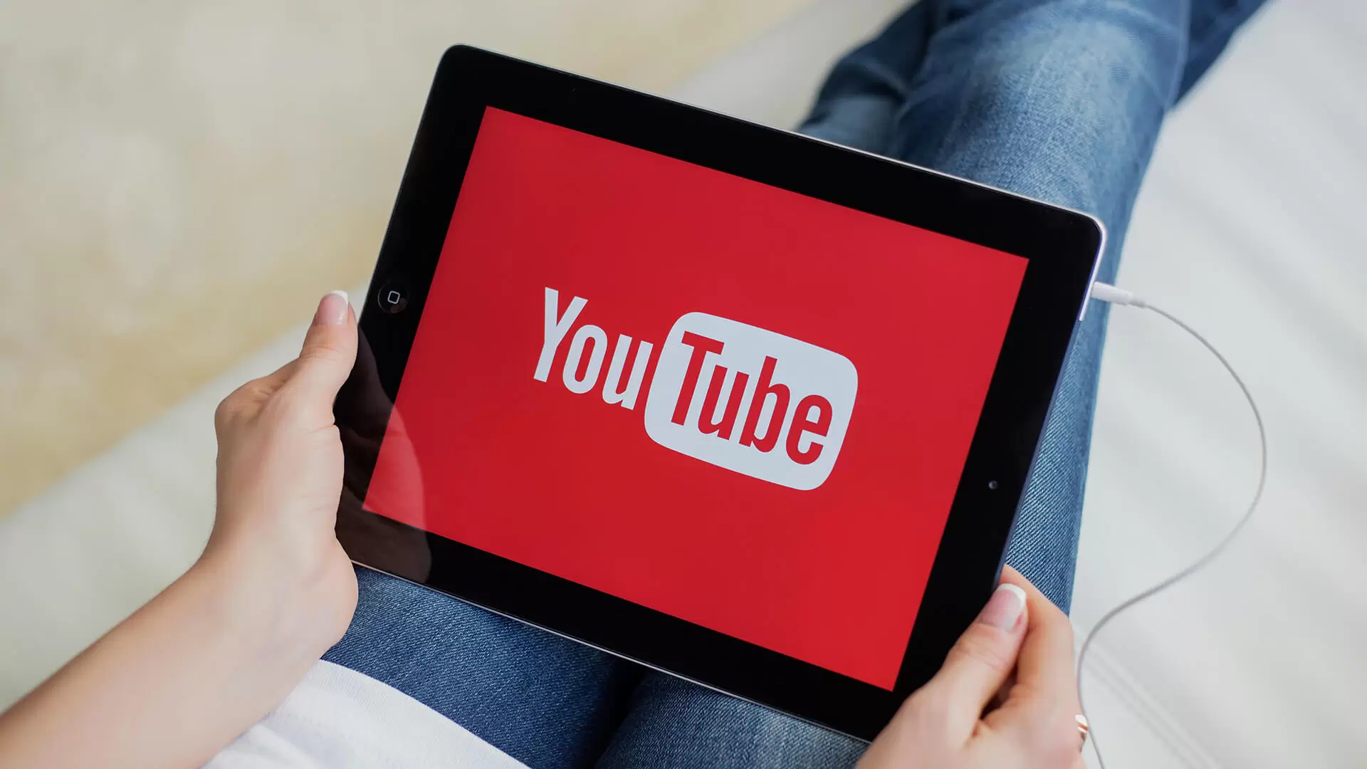YouTube Ads: Como Usar Para Empresas Em 2023? O YouTube Ads é a nova queridinha das empresas para prospectarem novos clientes através de anúncios no Youtube -> Saiba como usar também!