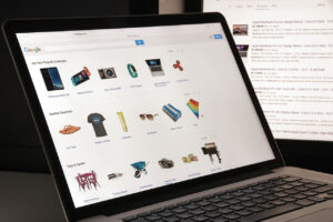 Os Anúncios de Shopping padrão são os tipos mais comuns dentro do Google Shopping. Eles consistem em exibir seus produtos diretamente na seção "Shopping" dos resultados de pesquisa do Google, onde os usuários podem ver imagens, preços e detalhes relevantes de produtos relacionados à sua pesquisa.