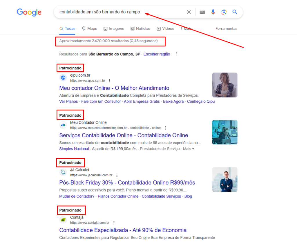 No cerne do Paid Search está o intrigante leilão de palavras-chave. Imagine isso como um mercado virtual, onde anunciantes competem entre si para ter seus anúncios exibidos quando um usuário realiza uma pesquisa. O Google, através da plataforma Google Ads, lidera esse espetáculo, permitindo que anunciantes determinem lances para palavras-chave relevantes ao seu nicho de negócios.