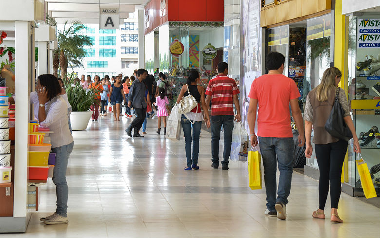 O ano de 2023 trouxe consigo surpresas inesperadas, moldando um cenário que, em 2022, era difícil de prever. Contudo, o Natal deste ano promete ser especial, repleto de oportunidades para lojistas e marcas. Na AGNC Marketing e Publicidade, compreendemos a importância de uma campanha de marketing natalina bem-sucedida. Vamos explorar como criar estratégias envolventes para garantir que sua loja se destaque nesse período crucial de vendas após a Black Friday, que não foi lá tão legal neste ano, então o Marketing Natal pode ser a salvação!