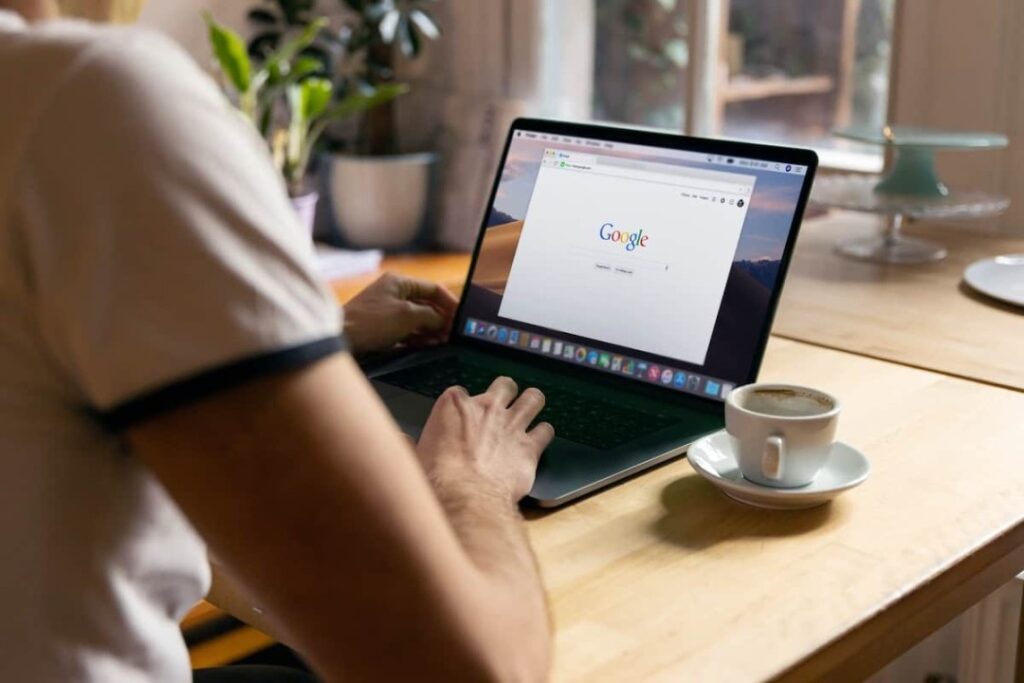 O Que É Search Engine Advertising (SEA) Em 2024? Search Engine Advertising (SEA) é um serviço feitos por agencias de marketing para otimizar suas campanhas no Google, Bing e Facebook. 🤑