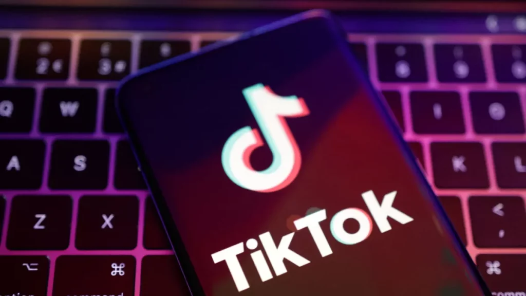 Com as estratégias certas de SEO para TikTok, seus vídeos podem alcançar um público gigantesco e gerar resultados incríveis.