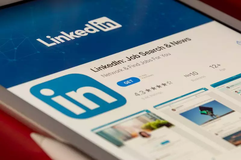 Lembre-se, o LinkedIn Ads é uma ferramenta poderosa para impulsionar o seu crescimento no mercado B2B. Com a estratégia certa e a parceria da AGNC Agência, você pode alcançar resultados excepcionais e conquistar seus objetivos.