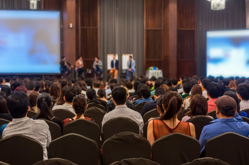 Olá! Sou a Daniele, redatora da AGNC Agência de Marketing e Publicidade, e hoje quero te mostrar como uma assessoria de imprensa no evento pode transformar a sua estratégia em um verdadeiro sucesso. Se você organiza eventos e busca mais visibilidade, engajamento e resultados, este artigo é para você.