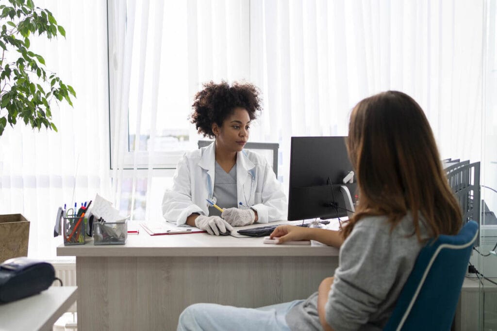 Olá, sou a Daniele, redatora da AGNC Agência de Marketing e Publicidade, e hoje vou te ajudar a transformar o seu consultório ou clínica em um verdadeiro ímã de pacientes! 😊 Se você está buscando atrair mais clientes no seu consultório, saiba que pequenas mudanças podem gerar grandes resultados. Vamos direto ao que importa?