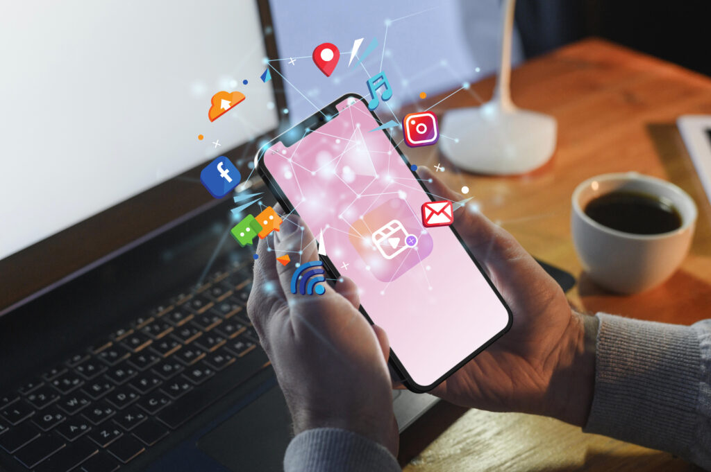 Agora, quando falamos de tráfego pago, entramos em um universo muito mais robusto. E é aqui que agências de marketing digital como a AGNC brilham. Através do Gerenciador de Anúncios do Meta, é possível construir campanhas inteligentes, com foco em conversão, remarketing, posicionamento de marca e até captação de leads qualificados.