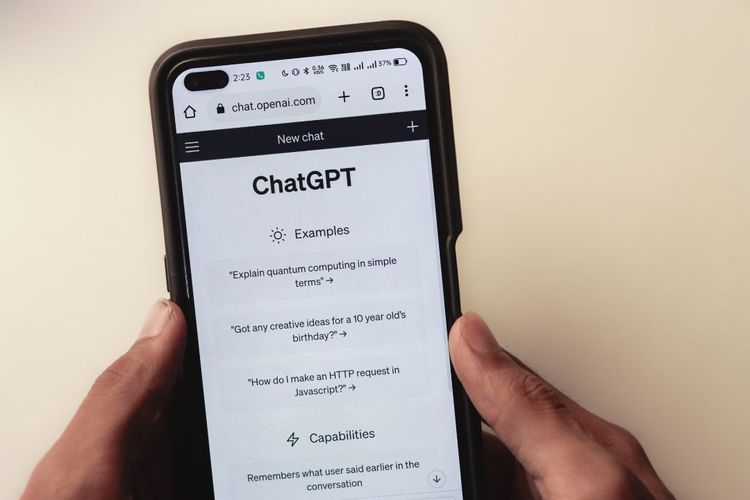 Empresas que atuam com produção de conteúdo, copywriting, atendimento automatizado e programação, têm encontrado no ChatGPT um aliado poderoso. Além disso, negócios que contratam serviços de uma agência de marketing digital também podem se beneficiar da personalização que essa IA oferece, criando fluxos exclusivos para marketing de conteúdo, SEO, e até funis de e-mail marketing otimizados por IA.