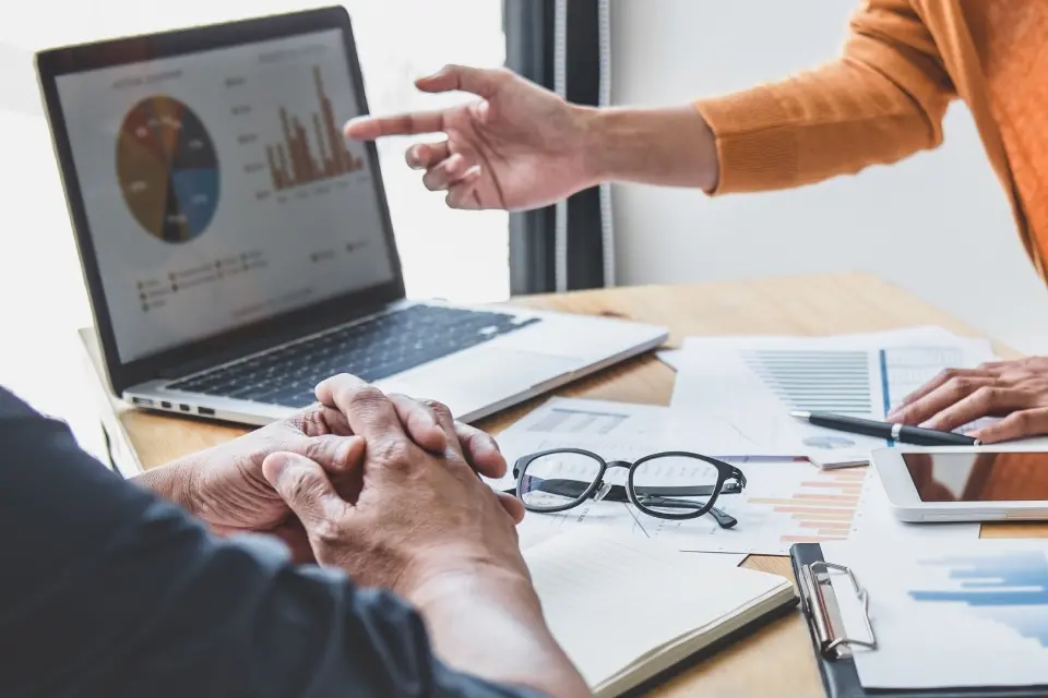 Como Aumentar O Número De Leads Qualificados Em 6 Passos Aprenda em 6 passos como aumentar o número de leads sem elevar os custos com um marketing eficiente e com ferramentas necessárias.