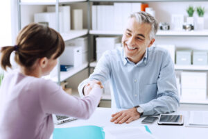 Como Aumentar O Número De Clientes - Aprenda Em 5 Passos Precisando de mais clientes na sua empresa? Aprenda em 5 passos como aumentar o número de clientes todos os dias.
