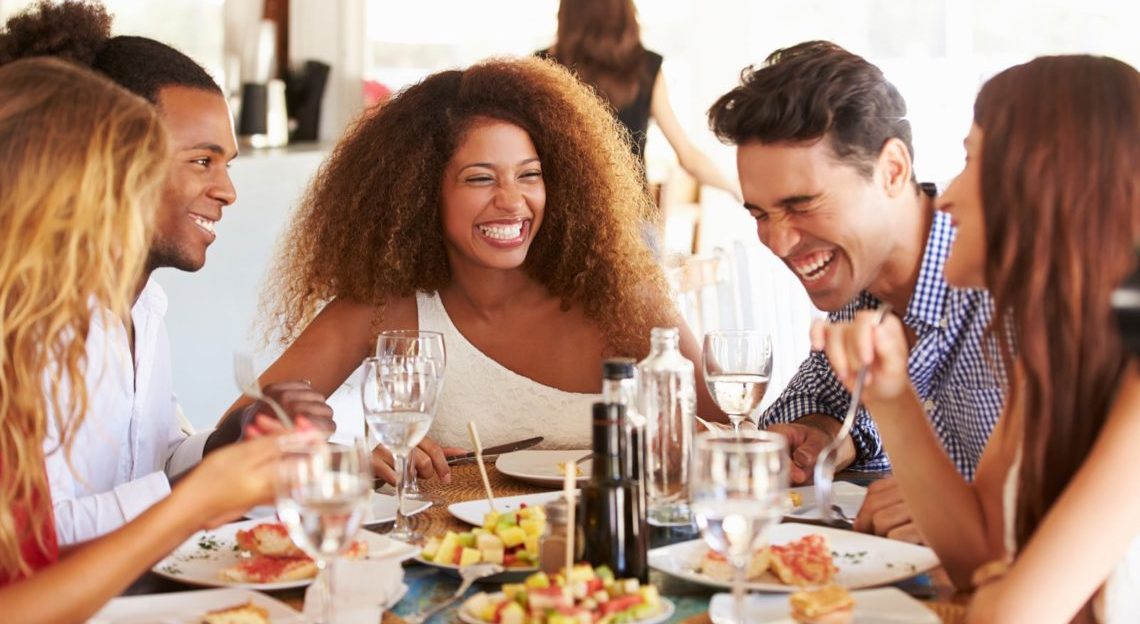 como-usar-google-ads-para-aumentar-as-vendas-3 O Google Ads é a plataforma de publicidade paga do Google, que permite que sua empresa seja encontrada por clientes no momento certo: quando eles pesquisam produtos ou serviços que você oferece. Diferente de marketing orgânico, o Ads entrega resultados imediatos, direcionando tráfego qualificado para seu site, loja virtual ou landing page.