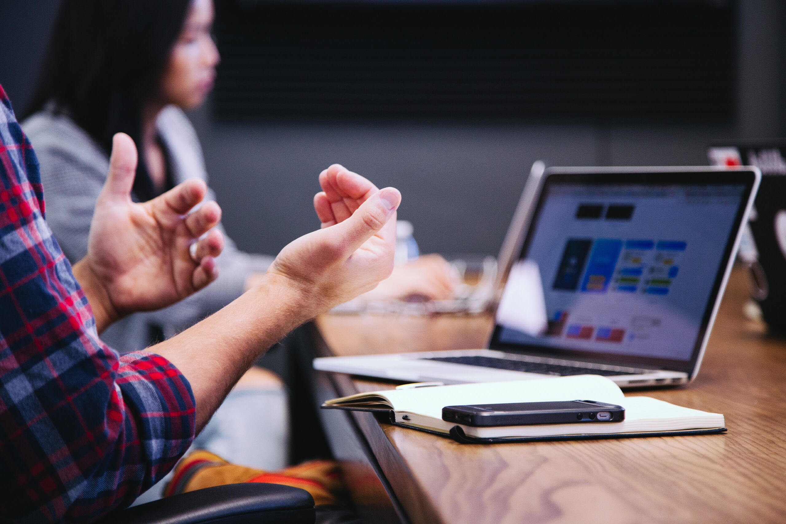 A melhor agência para empresas em expansão é aquela que oferece soluções integradas: SEO, tráfego pago, inbound marketing, anúncios online e assessoria de imprensa. Uma agência de marketing digital que entende o mercado, acompanha tendências e entrega resultados reais.