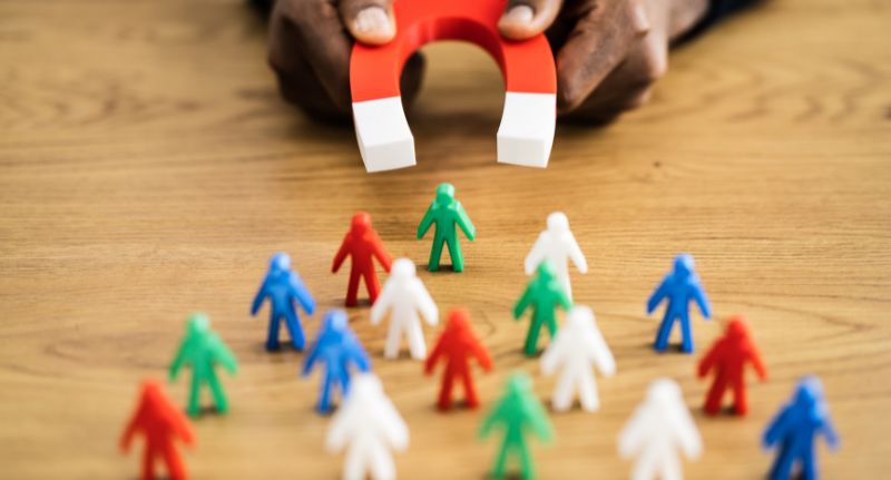 O Que é Lead No Marketing Digital? Entenda... O Que é Lead? Um lead é um potencial cliente. Alguém que demonstrou interesse em seu produto ou serviço e forneceu seus de contato.