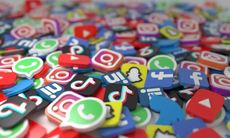 Antes de iniciar , é importante entender que as principais fontes de tráfego nas redes sociais são o combustível de qualquer negócio online que deseja crescer de forma previsível e sustentável. Se a empresa não domina suas origens de tráfego, está literalmente “dirigindo no escuro” — e isso pode custar caro.
