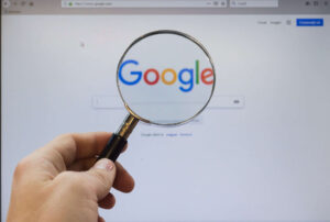 Queda De Tráfego Orgânico: Entenda Como O SEO Com As IAs Percebeu alguma queda de tráfego orgânico no seu sites nos últimos dias? Entenda como o SEO tradicional mudou com a chegada das IAs.